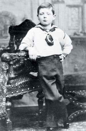 Уинстон Черчилль в возрасте 7 лет. Источник https://upload.wikimedia.org/.